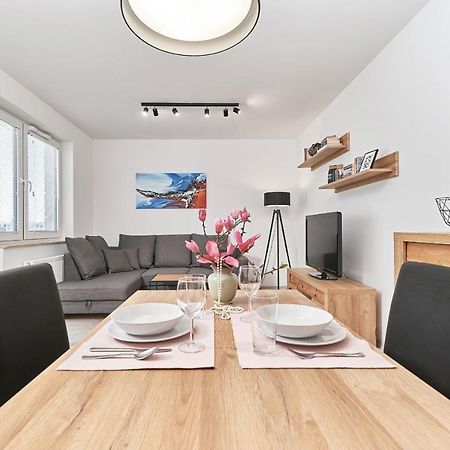 Exclusive Apartments Teczowa With Underground Parking By Noclegi Renters Wroclaw Bagian luar foto