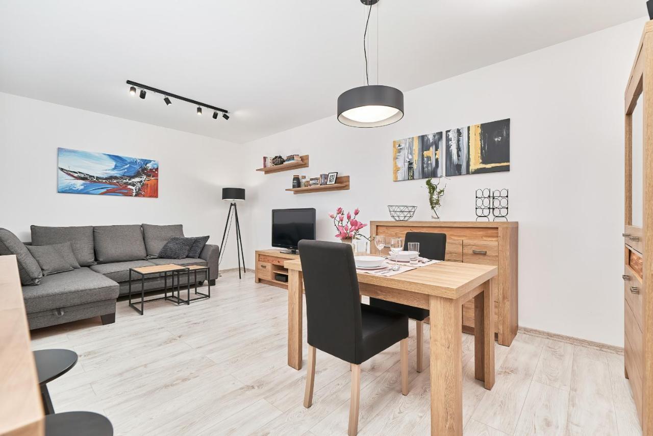 Exclusive Apartments Teczowa With Underground Parking By Noclegi Renters Wroclaw Bagian luar foto