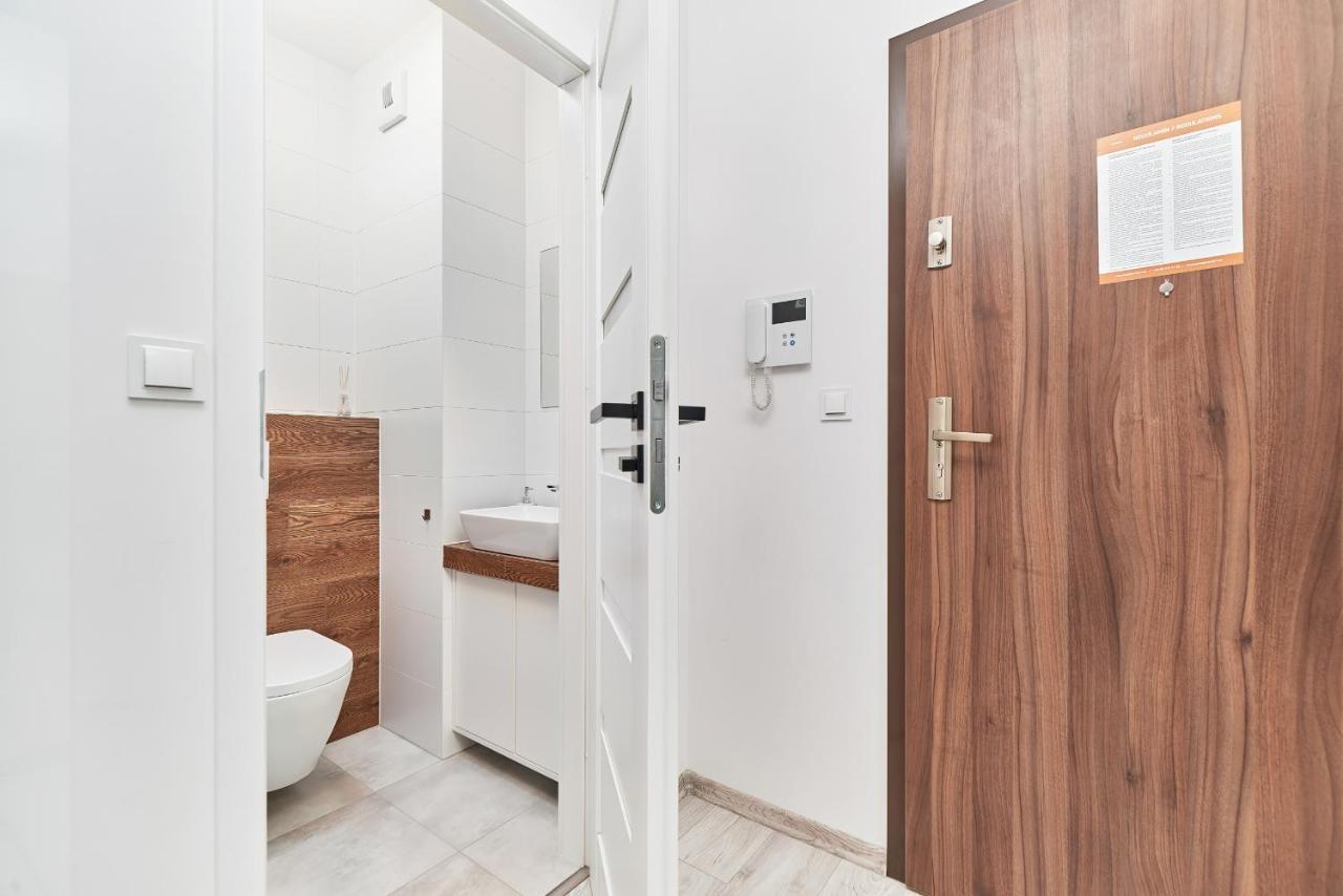 Exclusive Apartments Teczowa With Underground Parking By Noclegi Renters Wroclaw Bagian luar foto