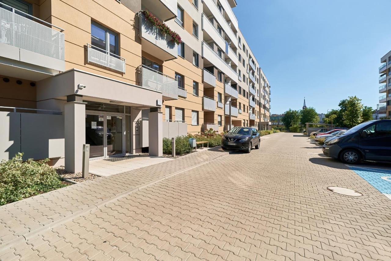 Exclusive Apartments Teczowa With Underground Parking By Noclegi Renters Wroclaw Bagian luar foto