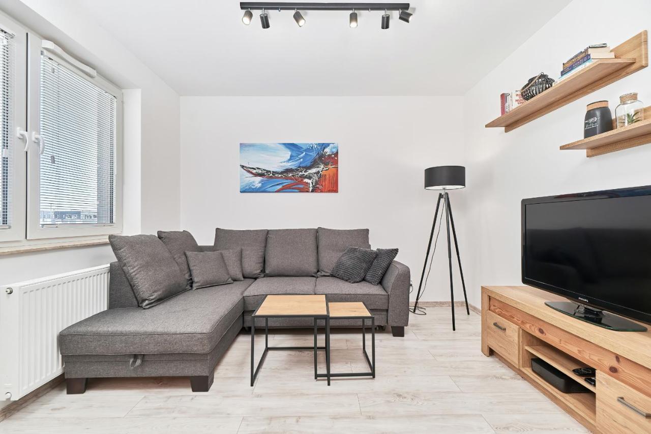 Exclusive Apartments Teczowa With Underground Parking By Noclegi Renters Wroclaw Bagian luar foto