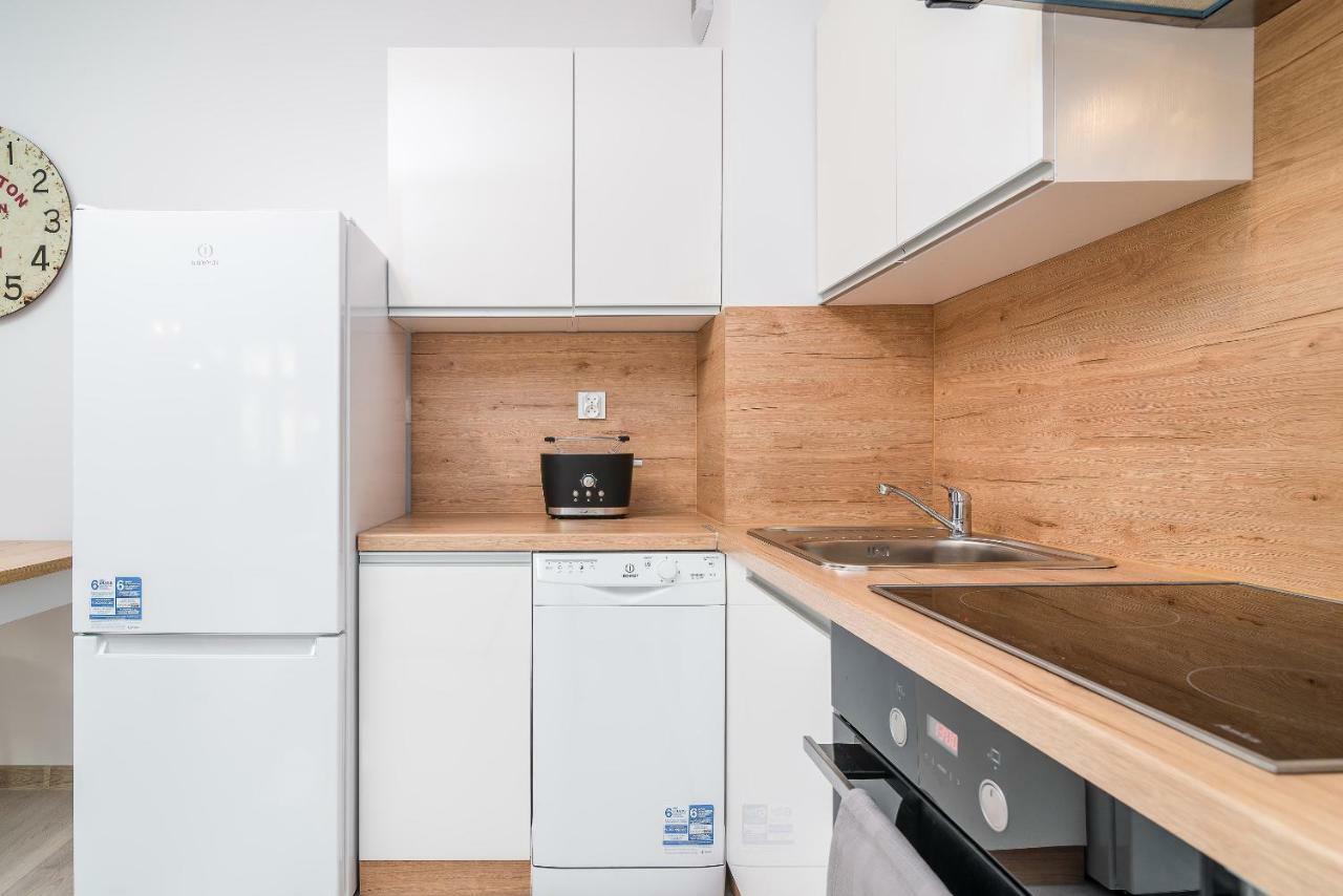 Exclusive Apartments Teczowa With Underground Parking By Noclegi Renters Wroclaw Bagian luar foto