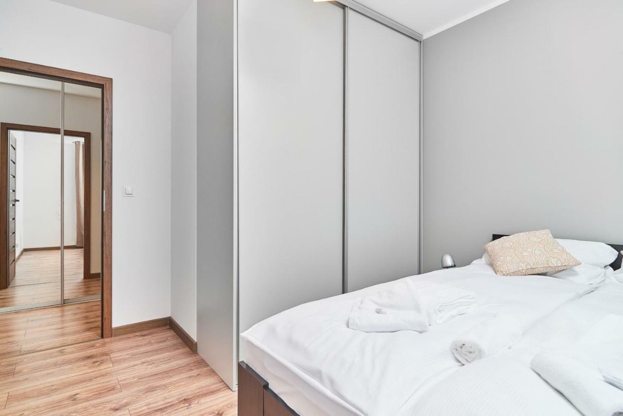 Exclusive Apartments Teczowa With Underground Parking By Noclegi Renters Wroclaw Bagian luar foto